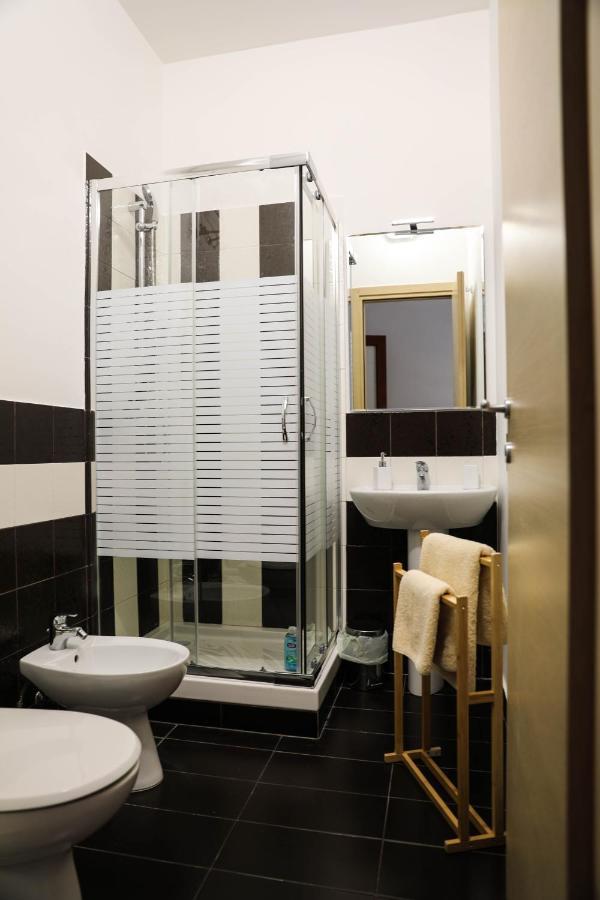 Aura Home Rent Of Rooms With Shared Kitchen Бари Экстерьер фото